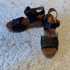 White mountain heeled sandals